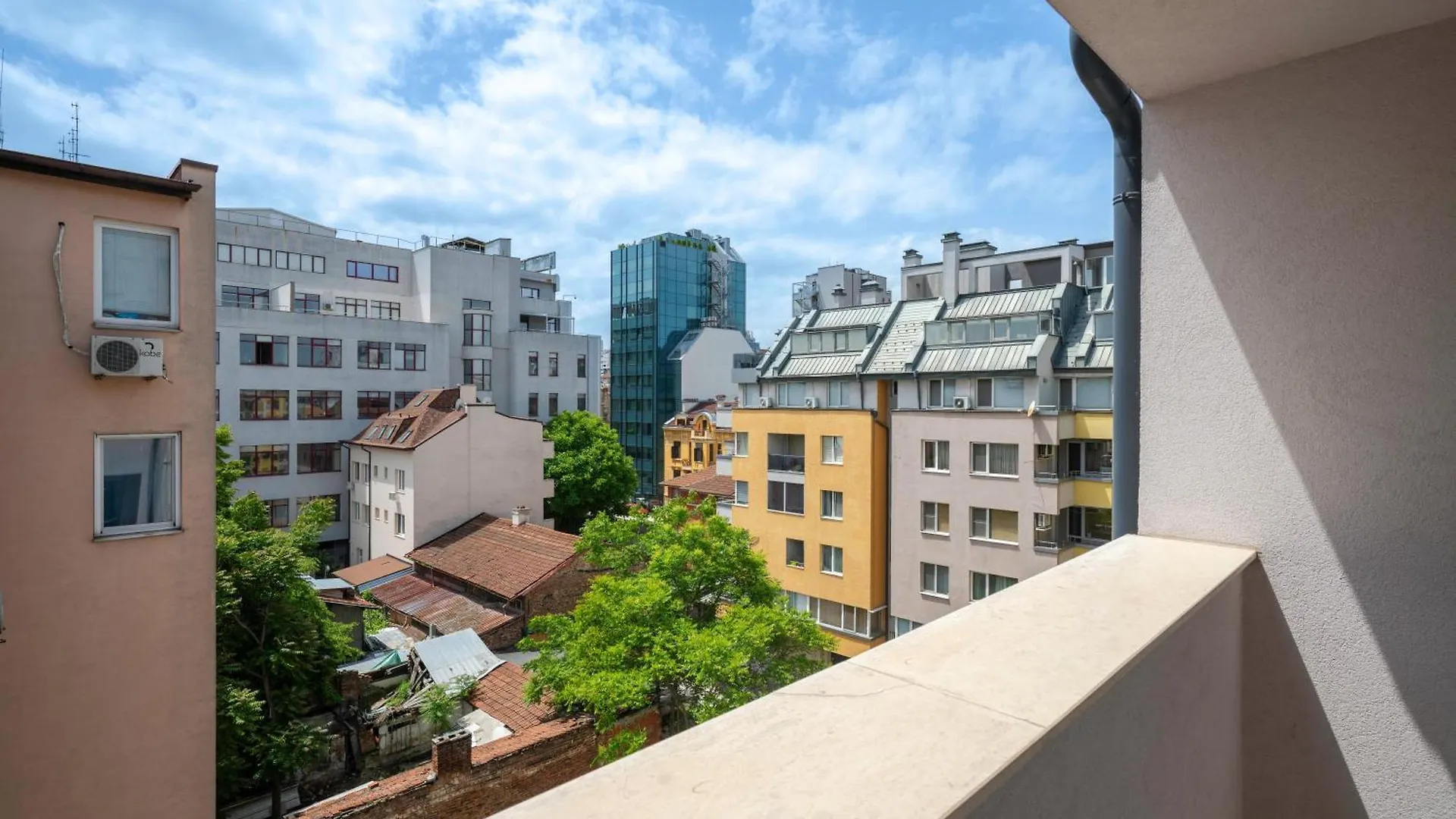 Feel At Home - Central 2Bd Flat With Parking By Flat Mаnager 索菲亞